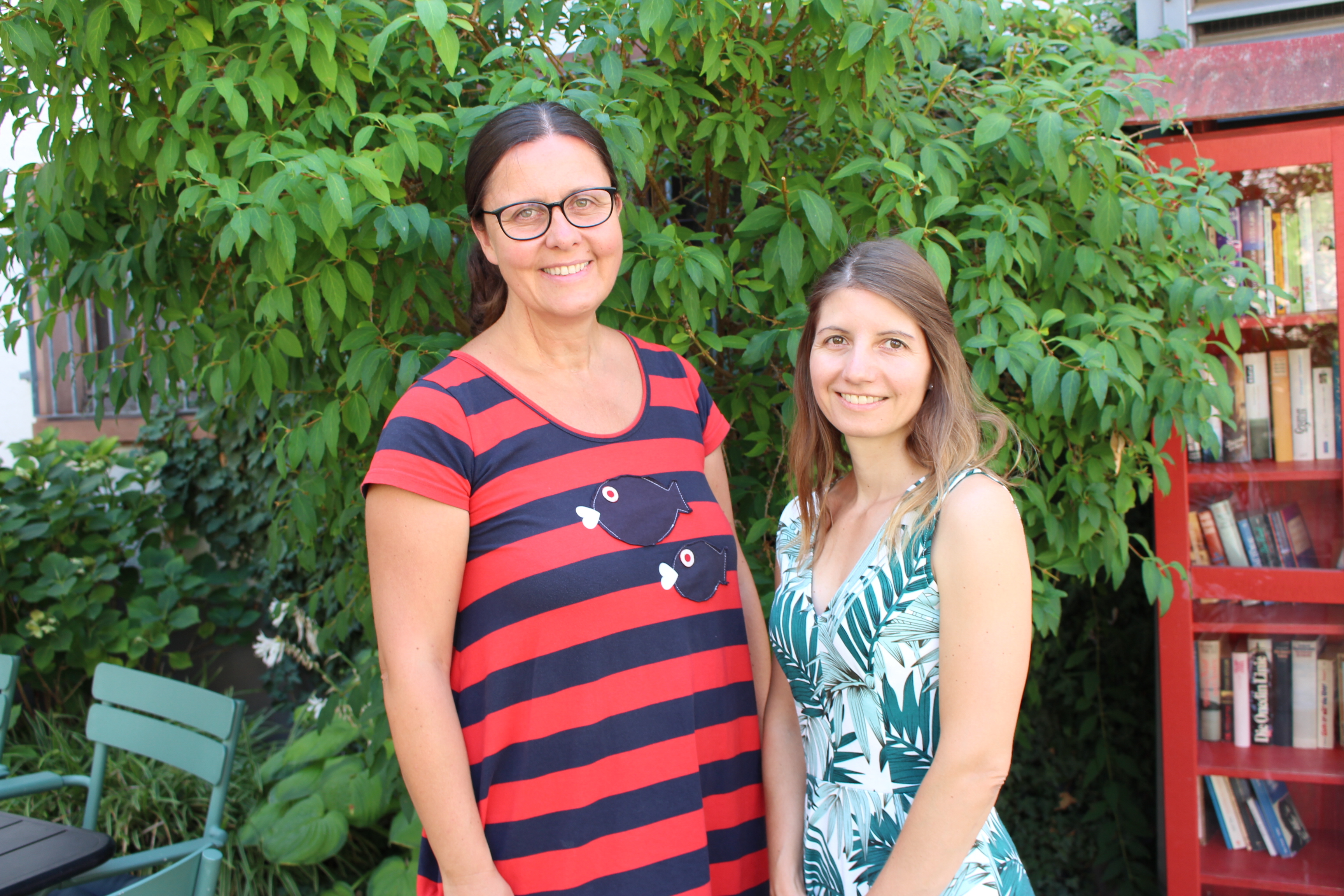 Die neuen Mitarbeiterinnen der Caritas im Familienbildungswerk: Simone Ernst-Geier und Denise Sauter. Foto: ps