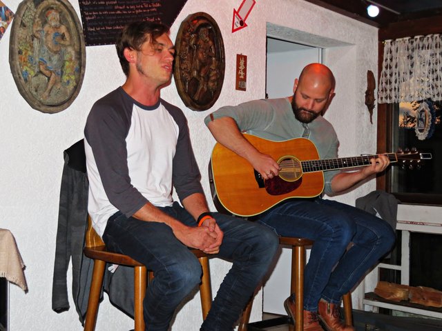 Thomas Godoj und Gitarrist Sebastian Netz | Foto: Brigitte Melder