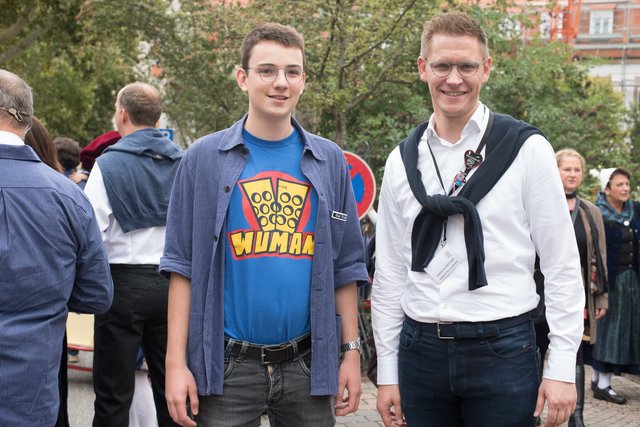 Pfälzer Wumaenner: Johannes Steiniger,  CDU-Bundestagsabgeordneter mit Wurstmarktfan.  | Foto: Anne Sahler