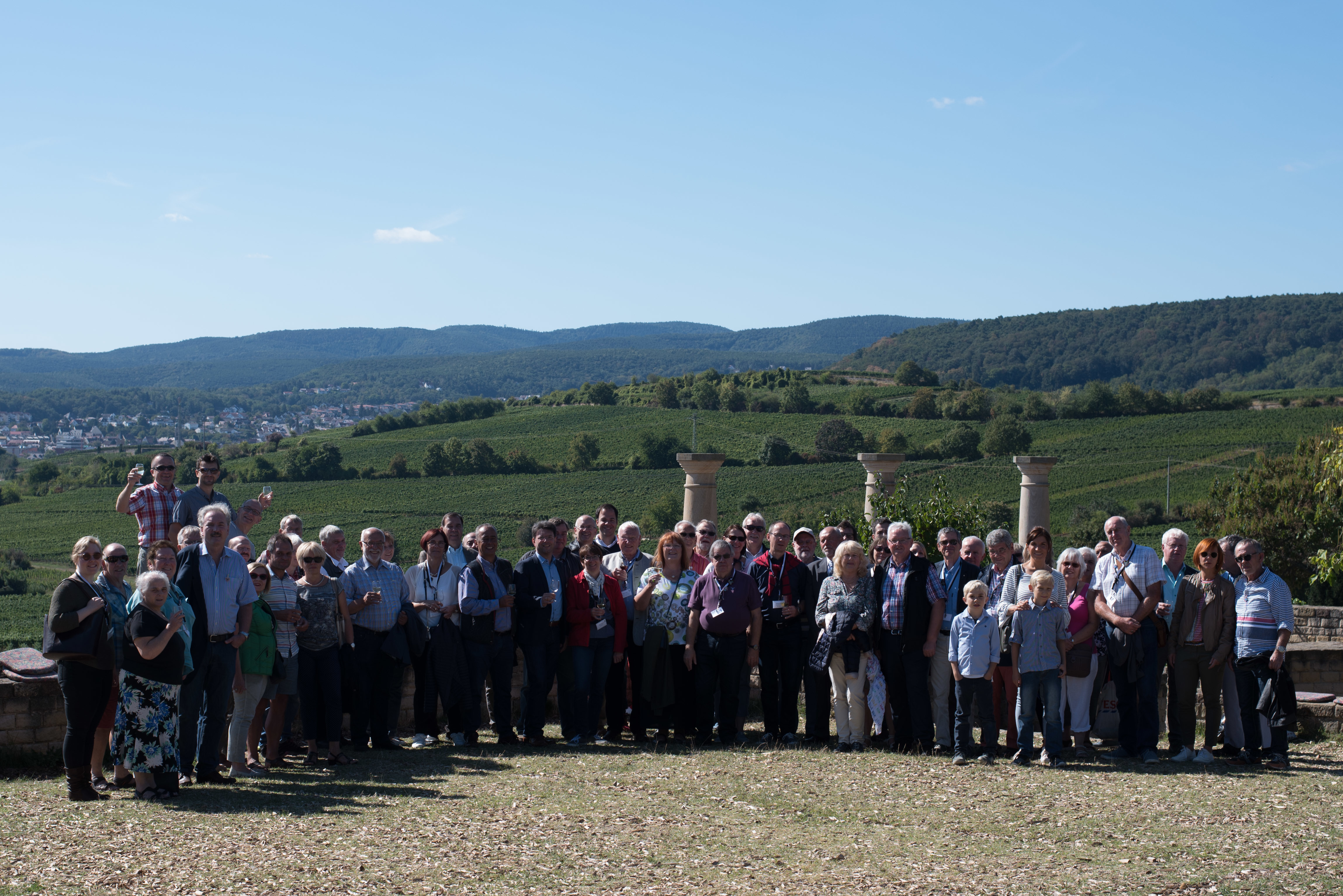 Die Delegationen aus den Partnerstädten von Bad Dürkheim am Römischen Weingut Weilberg in Ungstein.
