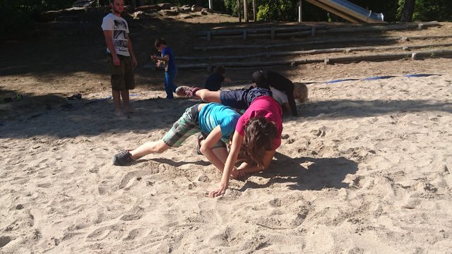 Die Judoka beim Training, ausnahmsweise im Sand nicht auf den Matten | Foto: ps