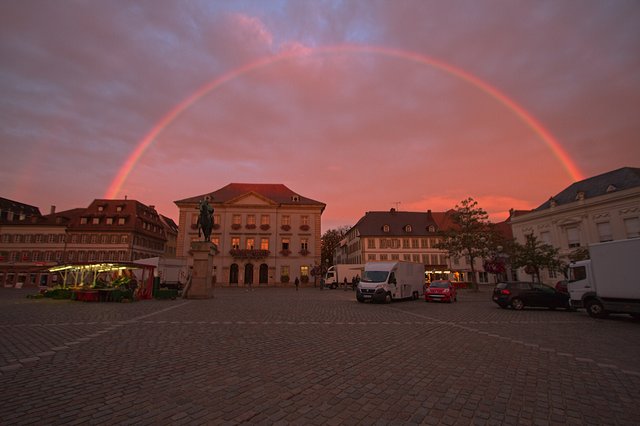 Samstagmorgens auf dem Wochenmarkt in Landau