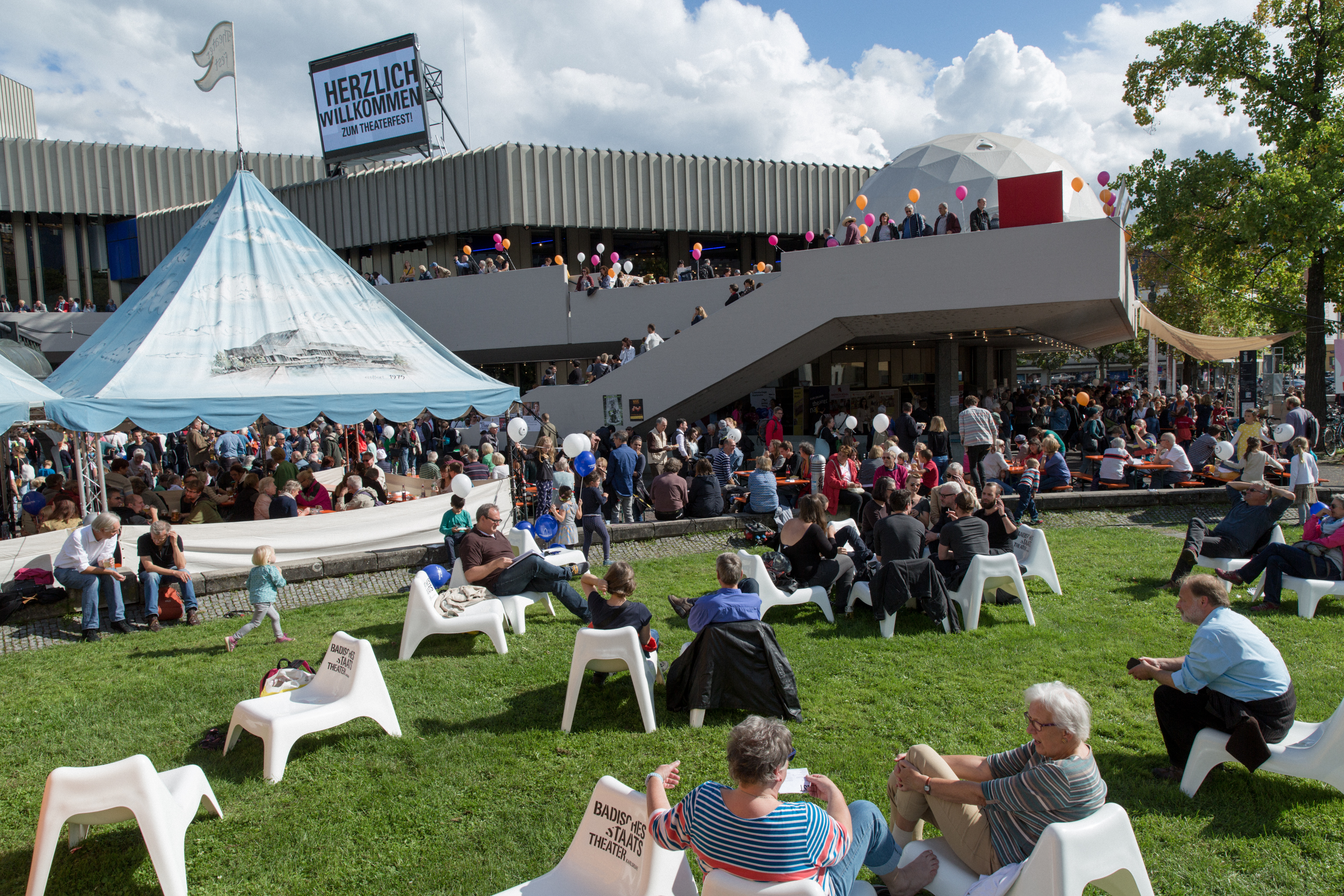 Theaterfest in Karlsruhe foto: Felix Gruenschloss