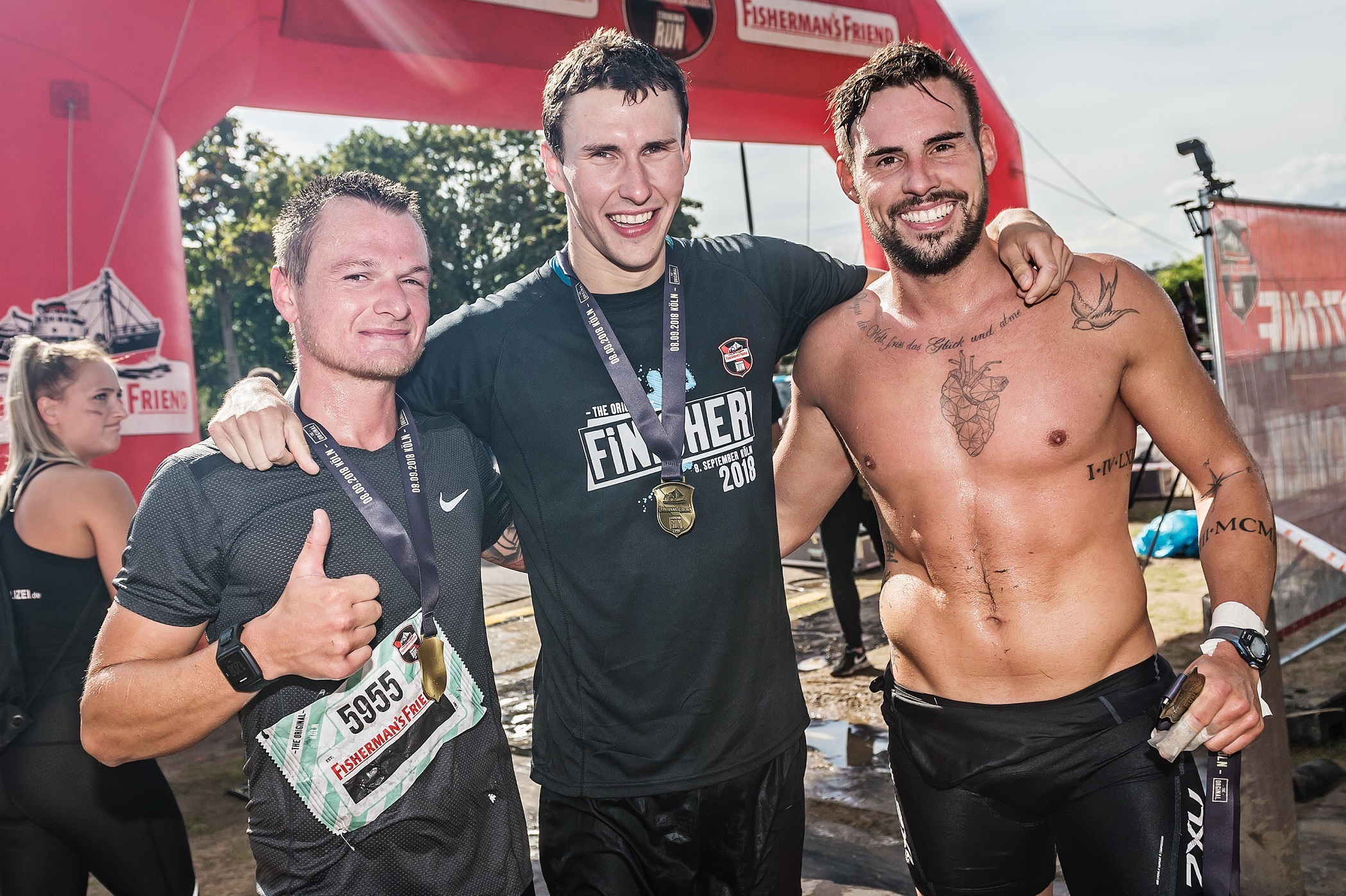 Benjamin Mannherz (31) aus Kraichtal legte die Distanz THE ORIGINAL beim Fisherman’s Friend StrongmanRun in Köln mit herausfordernden Hindernissen in nur 01:38:12 zurück. (V.l.n.r.: Benjamin Mannherz, Stephan Pfaller, Christian Kirschner