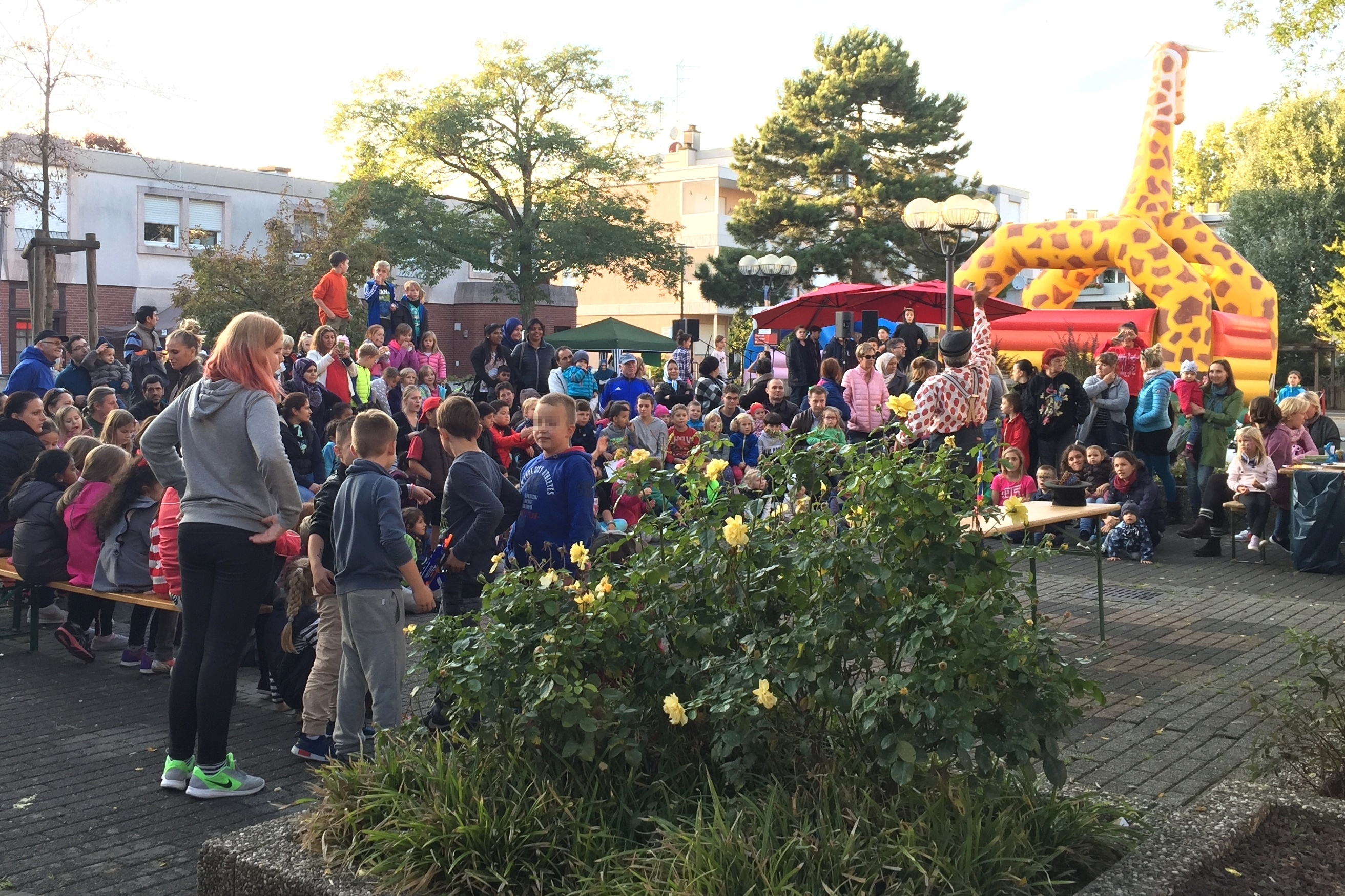 Schöne Tradition: Auf dem Danziger Platz in Landau findet jedes Jahr zum Weltkindertag ein großes Spielfest statt.
