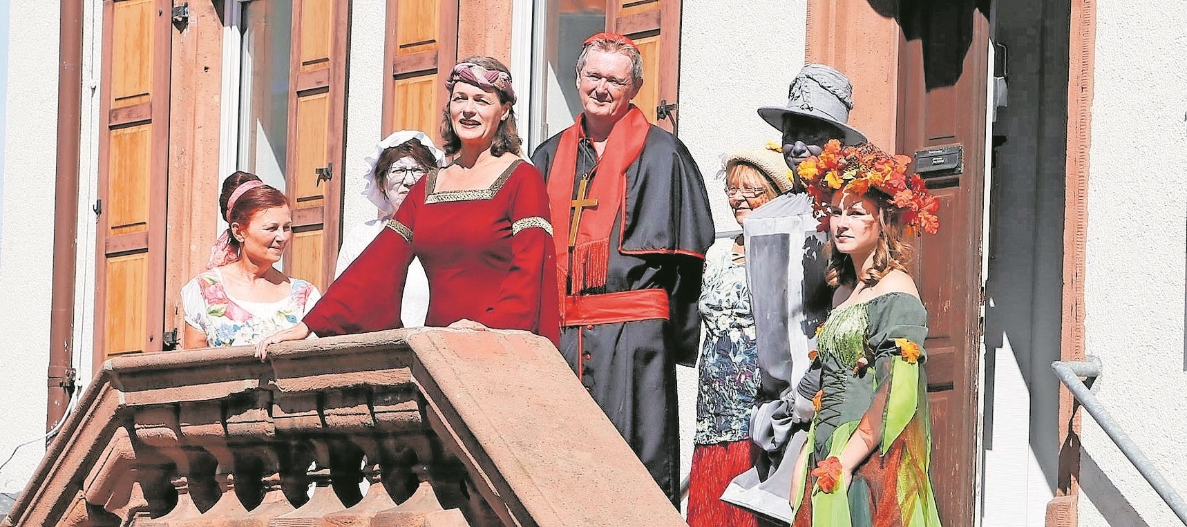 Abschlussszene im Bürgerhof.