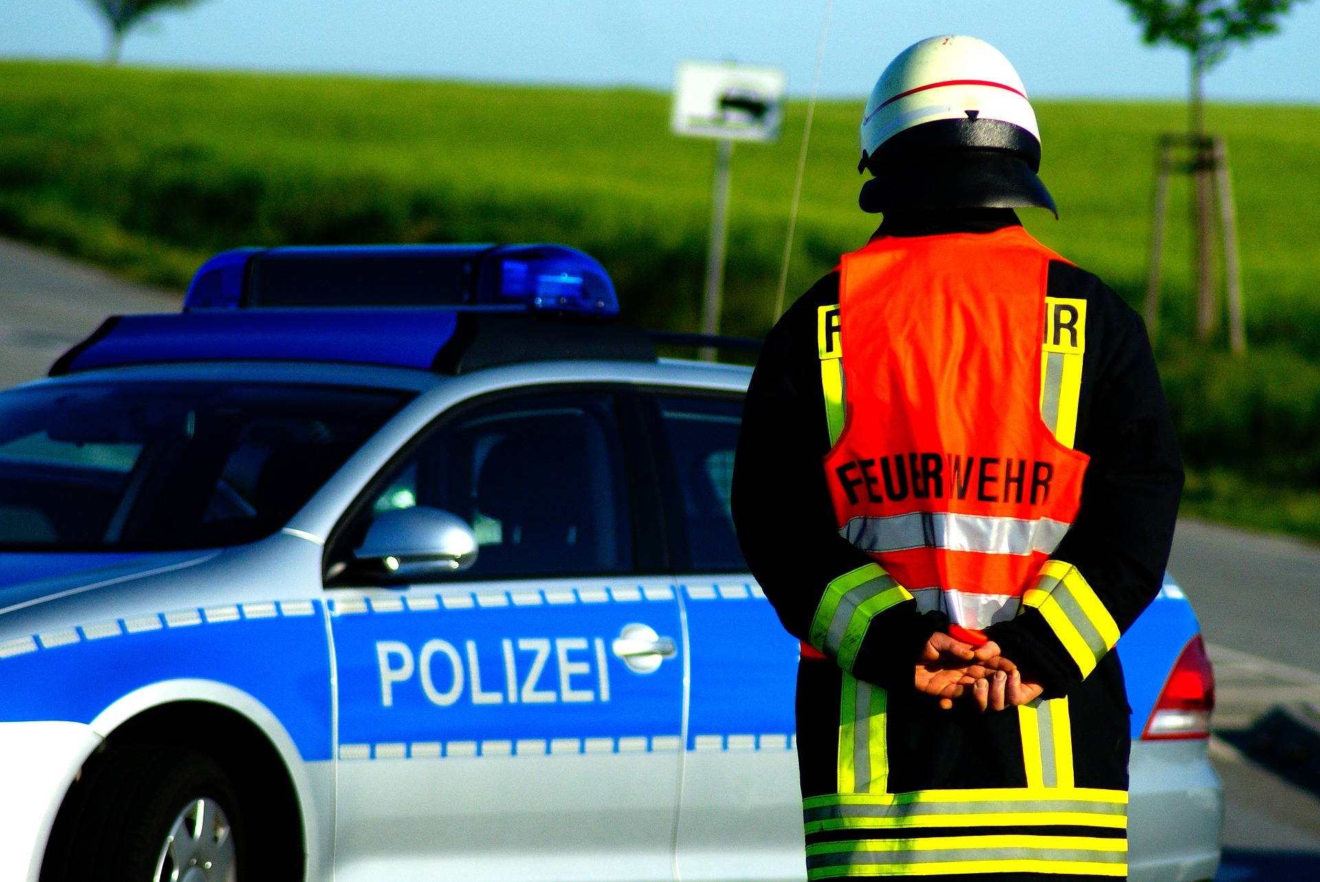 Während der Unfallaufnahme war die B 9 in Fahrtrichtung Germersheim kurzzeitig gesperrt.