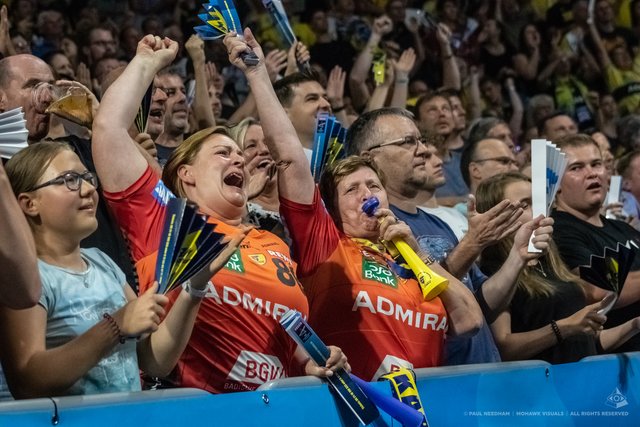 Rhein-Neckar Löwen siegen mit 35:34 gegen FC Barcelona | Foto: Paul Needham