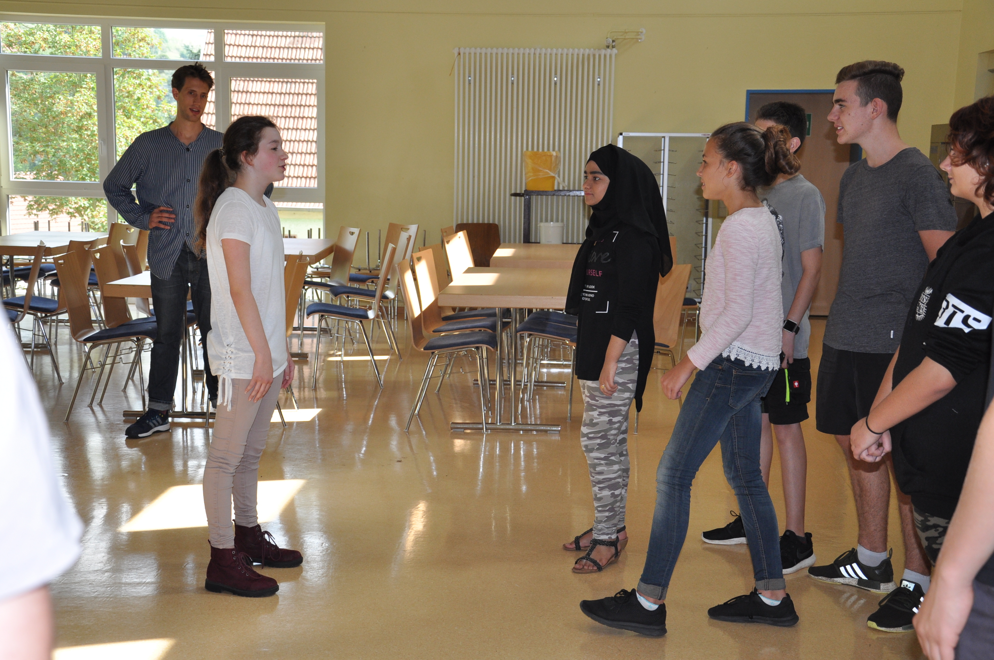 Toleranz im Umgang mit anderen Menschen stand im Mittelpunkt eines Projekttages an der Realschule Plus in Wolfstein. Foto: Schule