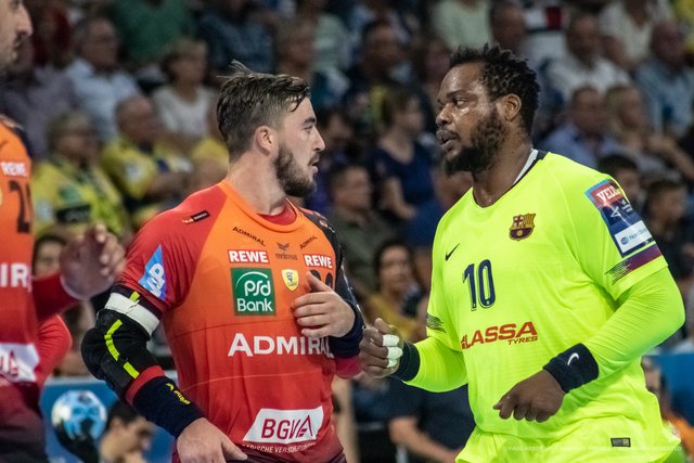 Rhein-Neckar Löwen siegen mit 35:34 gegen FC Barcelona | Foto: Paul Needham