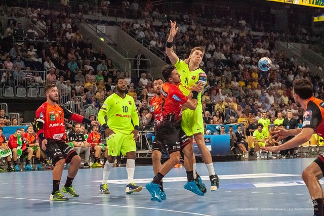 Rhein-Neckar Löwen siegen mit 35:34 gegen FC Barcelona | Foto: Paul Needham