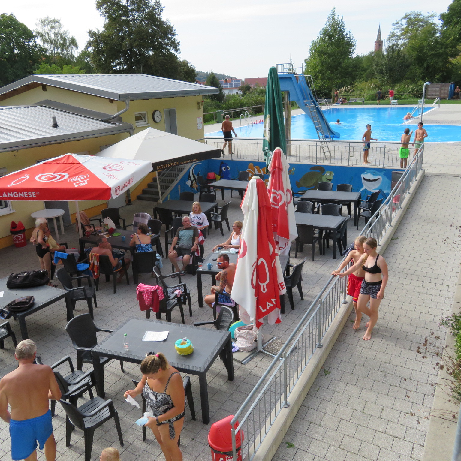 Das Obergrombacher Freibad erfreut sich nach wie vor eines großen Besucherzuspruchs und bildet einen wichtigen Punkt für den Zusammenhalt der Dorfgemeinschaft.