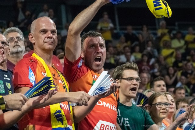 Rhein-Neckar Löwen siegen mit 35:34 gegen FC Barcelona | Foto: Paul Needham