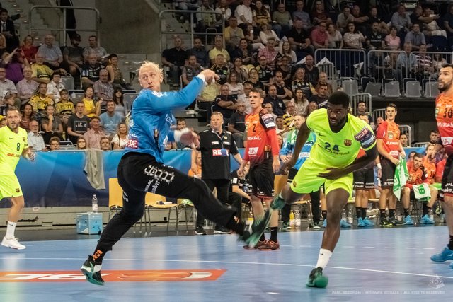 Rhein-Neckar Löwen siegen mit 35:34 gegen FC Barcelona | Foto: Paul Needham