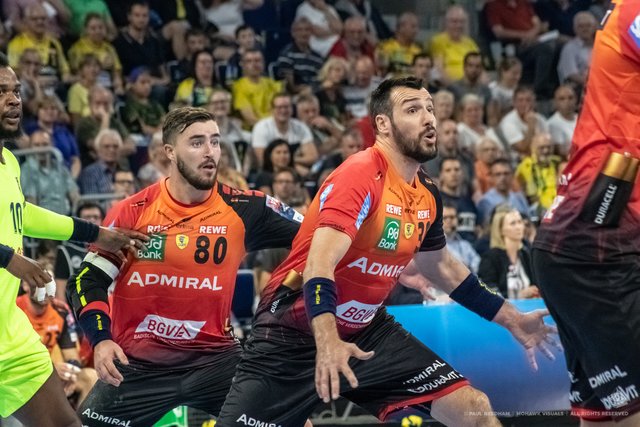 Rhein-Neckar Löwen siegen mit 35:34 gegen FC Barcelona | Foto: Paul Needham