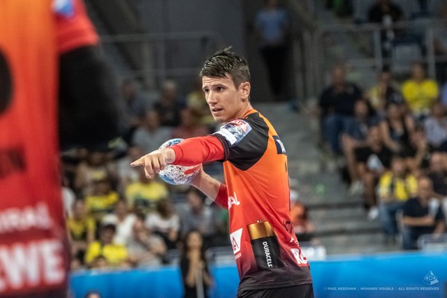 Rhein-Neckar Löwen siegen mit 35:34 gegen FC Barcelona | Foto: Paul Needham