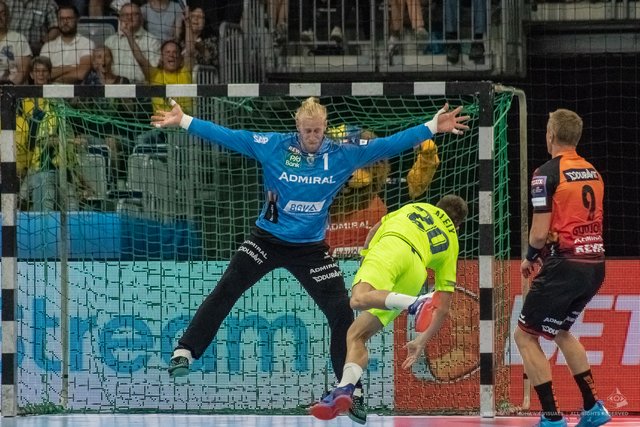 Rhein-Neckar Löwen siegen mit 35:34 gegen FC Barcelona | Foto: Paul Needham