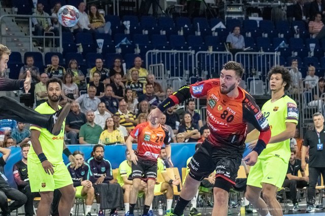 Rhein-Neckar Löwen siegen mit 35:34 gegen FC Barcelona | Foto: Paul Needham