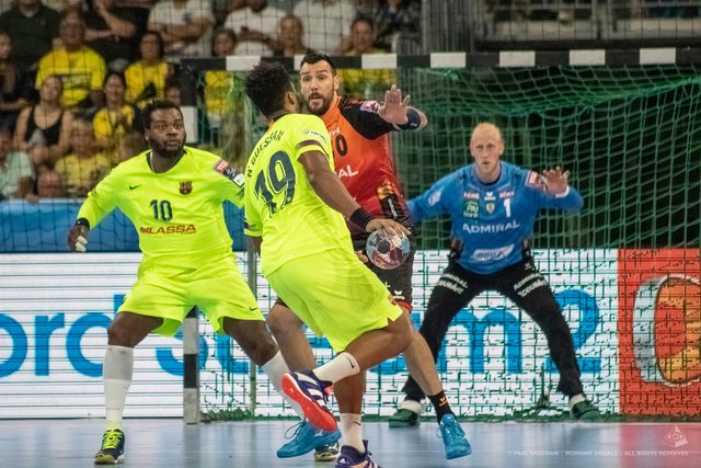 Rhein-Neckar Löwen siegen mit 35:34 gegen FC Barcelona | Foto: Paul Needham