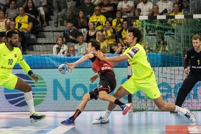 Rhein-Neckar Löwen siegen mit 35:34 gegen FC Barcelona | Foto: Paul Needham