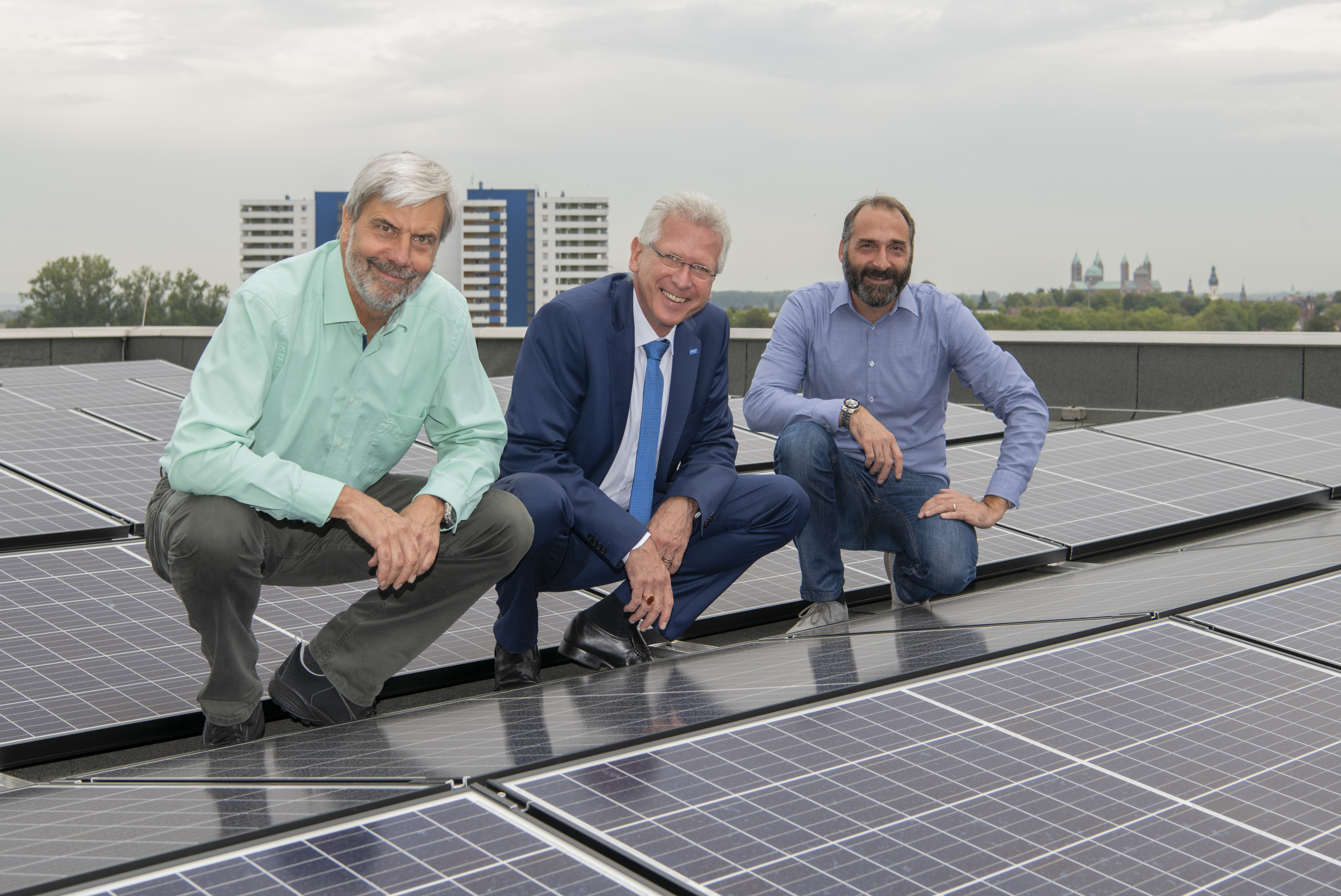Gemeinsam für den Klimaschutz in Speyer: Michael Schurich (Kaufmännischer Vorstand GBS), Wolfgang Bühring (Geschäftsführer SWS), Ingo Kemmling (Technischer Vorstand GBS).