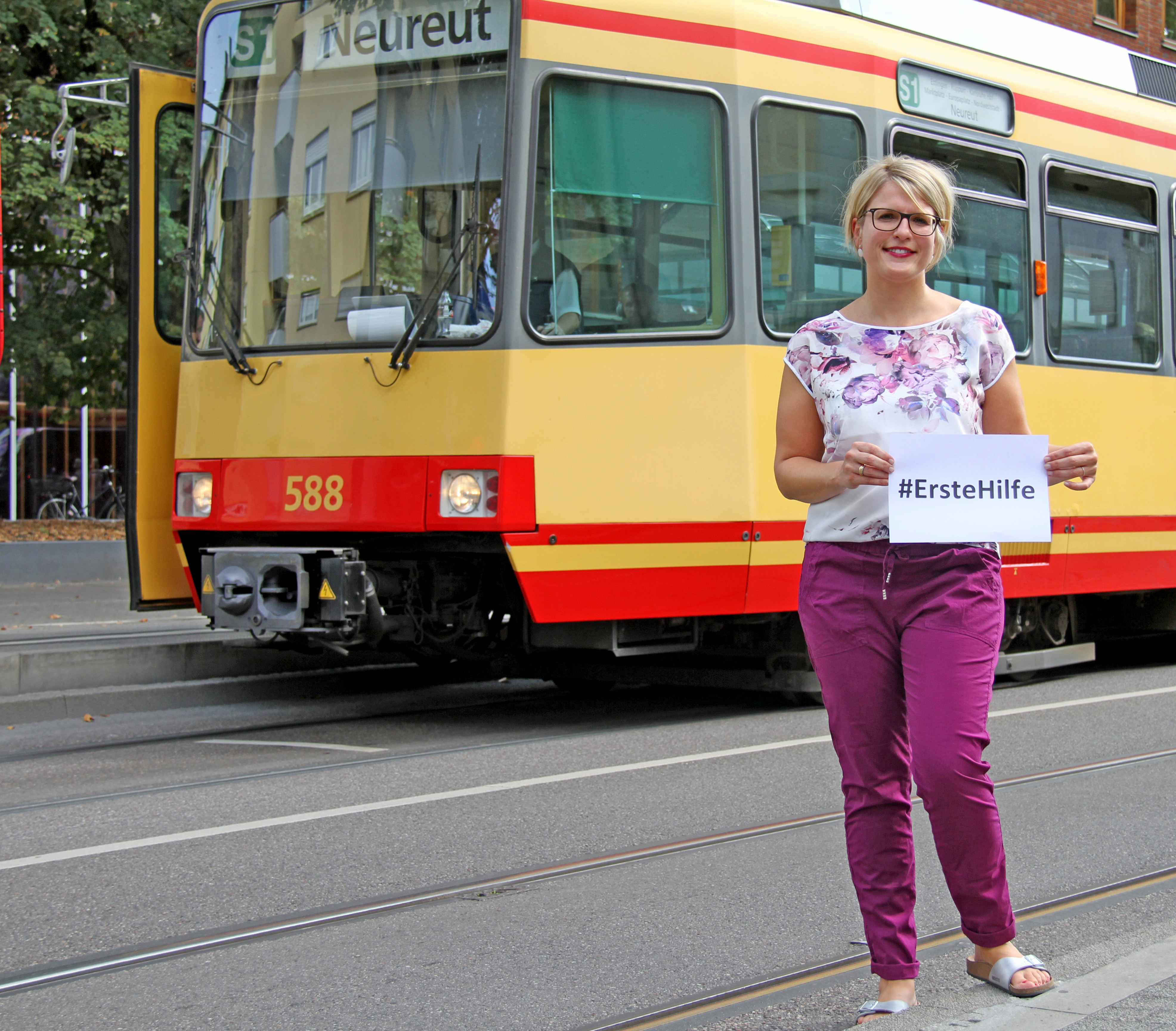 Mit einer Herzdruckmassage rettete Marisa Graf einer Frau das Leben, die in einer Stadtbahn einen Herzstillstand erlitten hatte