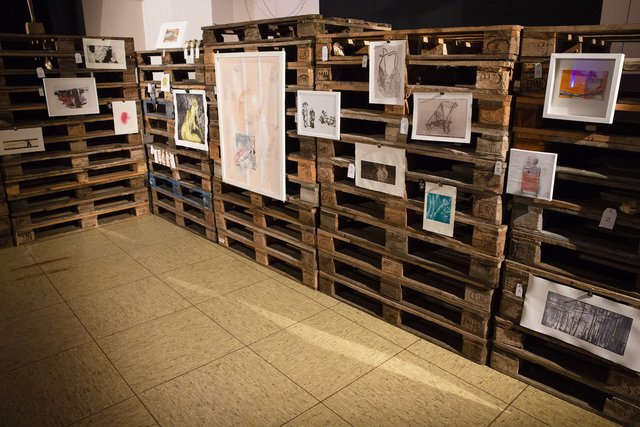 Diese Bilder werden im Rahmen des Werkfestes versteigert | Foto: Jens Vollmer