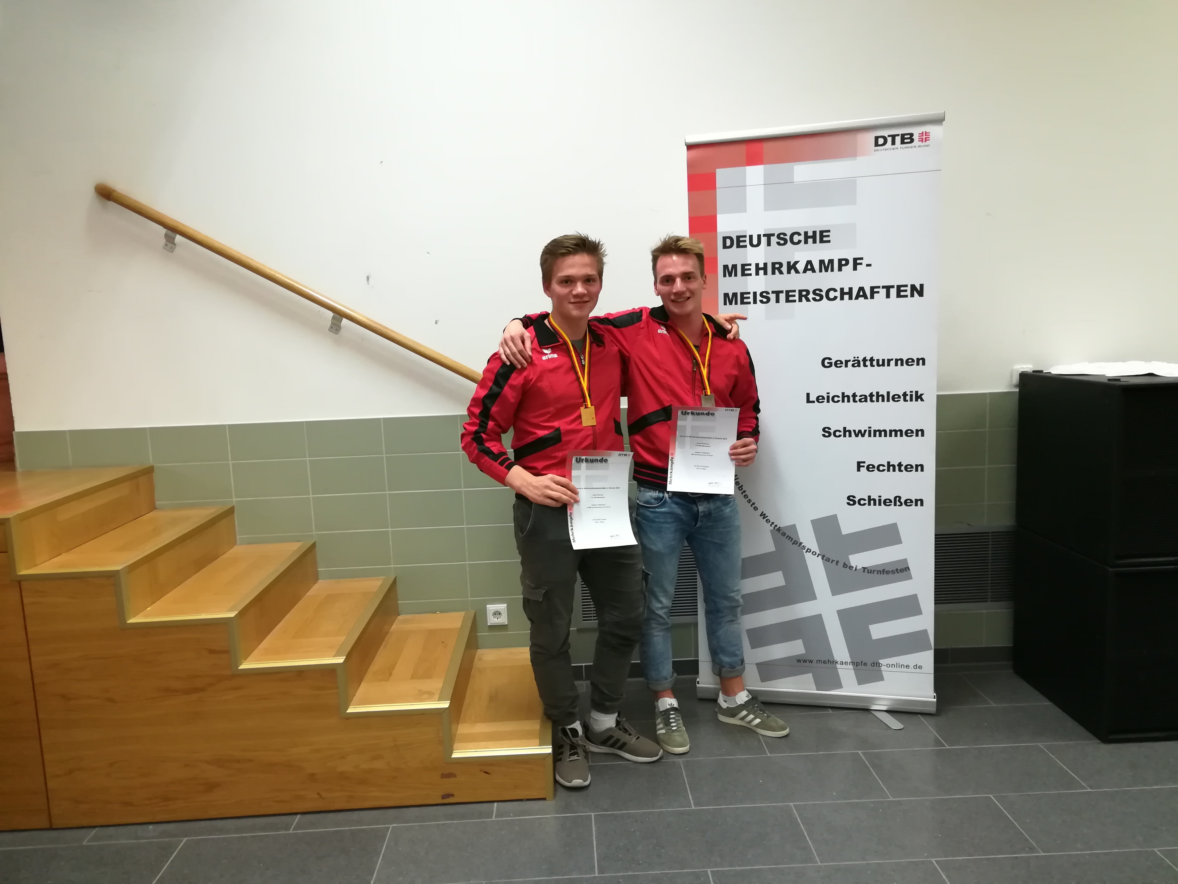 Lukas (links) und Daniel Eichhorn bei den Deutschen Mehrkampfmeisterschaften FOto: ps