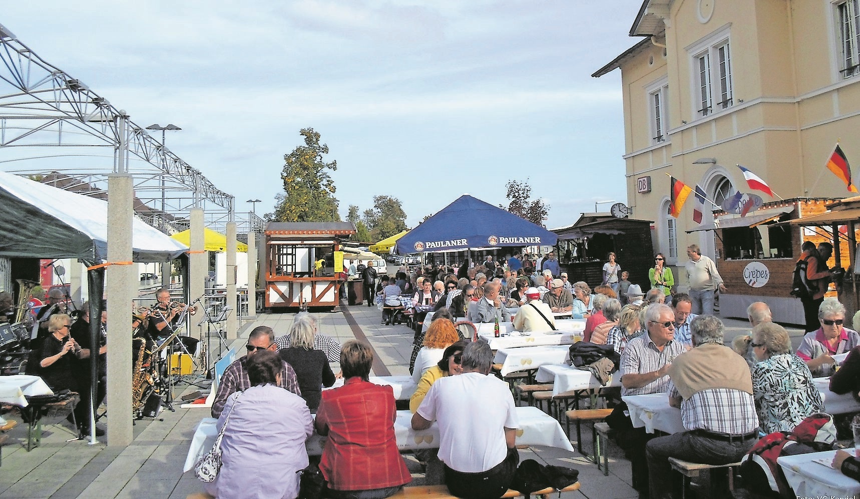 Am Bahnhofsplatz darf wieder gefeiert werden.