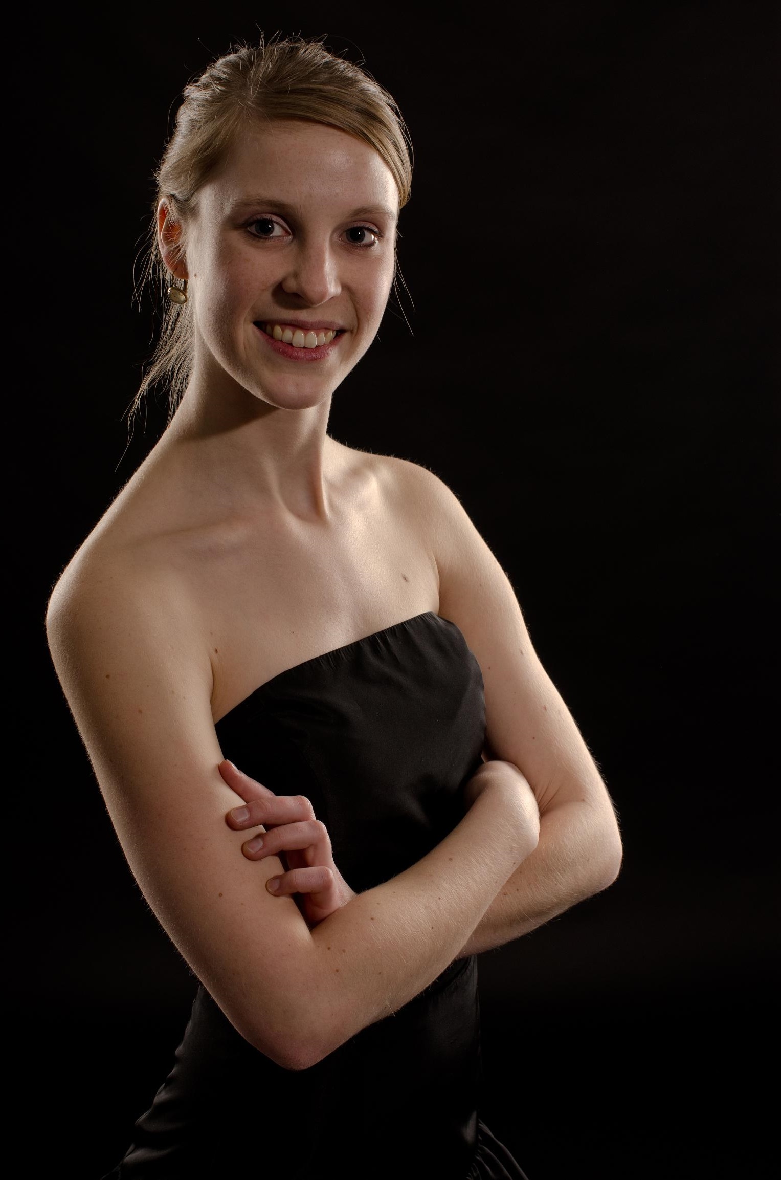 Melina Elbe-Hegenauer gestaltet gemeinsam mit Markus Thalheimer einen kammermusikalischen Abend im Kursaal der Sigel-Klinik in Langenbrücken.