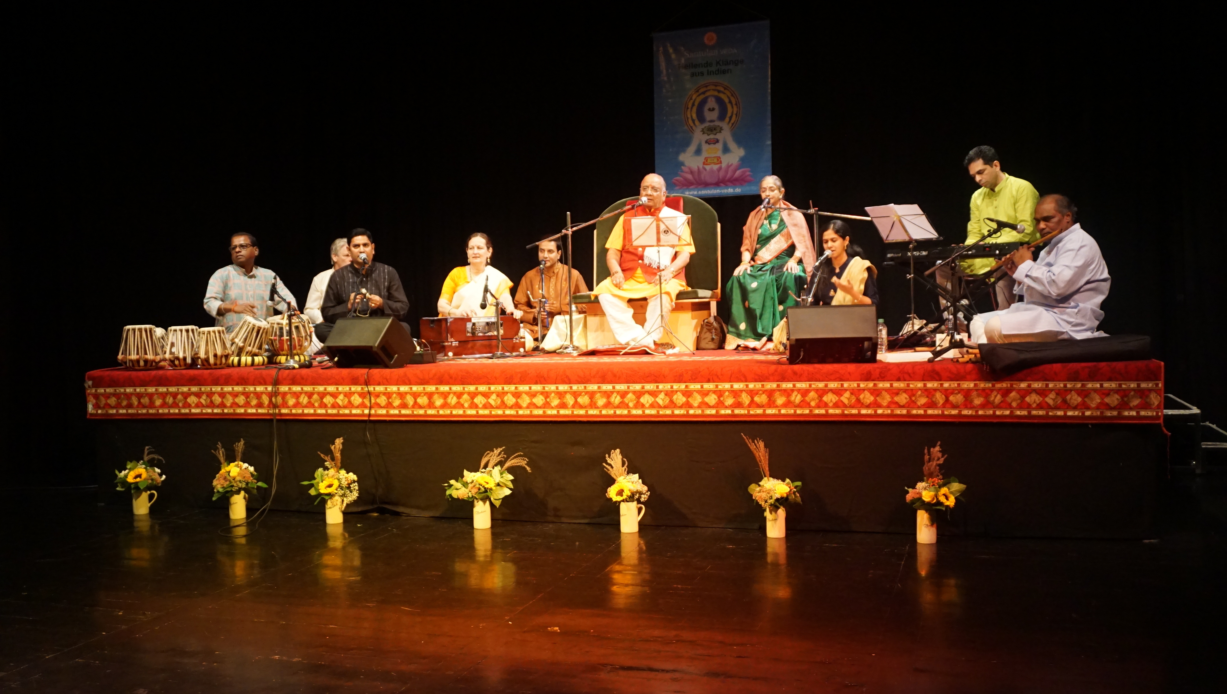 Shriguru Balaji També und seine Musikgruppe foto: PS