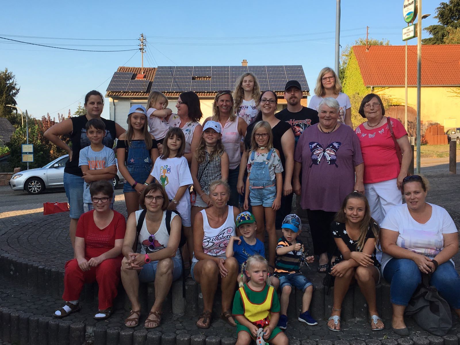 Die Kinder- und Jugendgruppe besuchten die Freilichtbühne Katzweiler Foto: PS/Theaterverein Elschbach