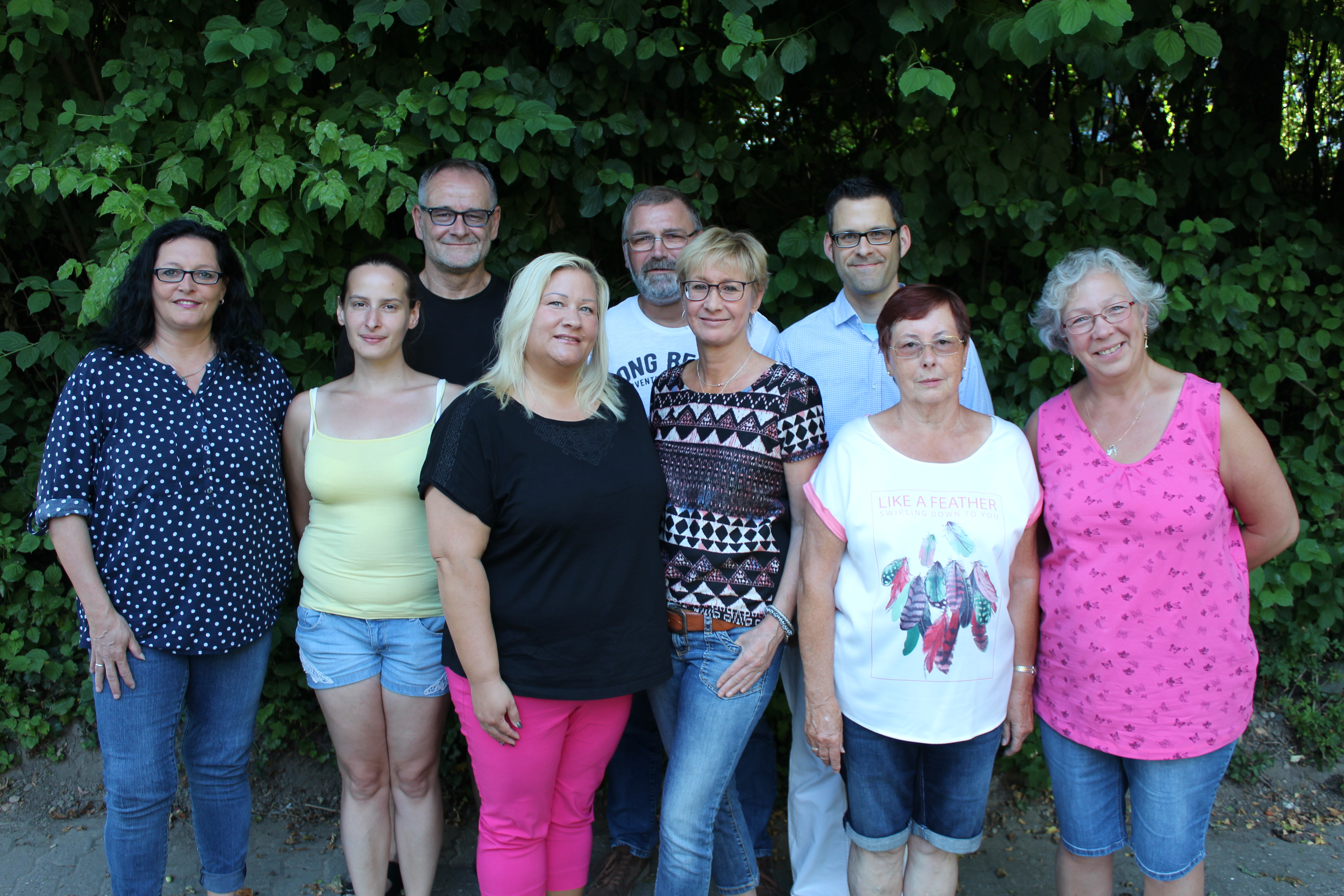 Das Ensemble des Mundart-Stücks „Kurhotel Waldfrieden“. Sechs Aufführungen finden dieses Jahr im Naturfreundehaus statt.