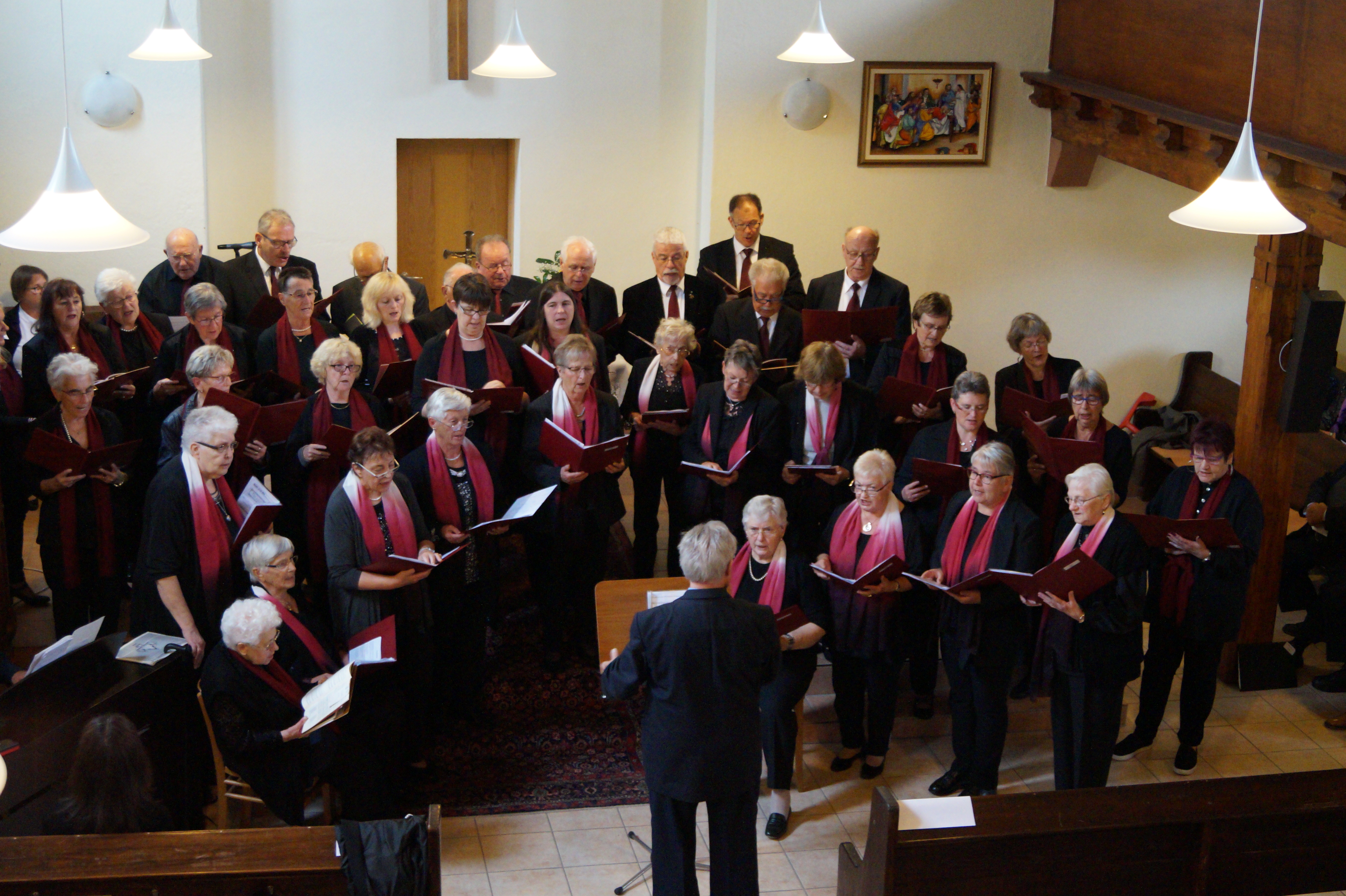 Der Evangelische Kirchenchor und seine Gäste präsentierten ihr abwechslungsreiches Repertoire FOTO: WALTER