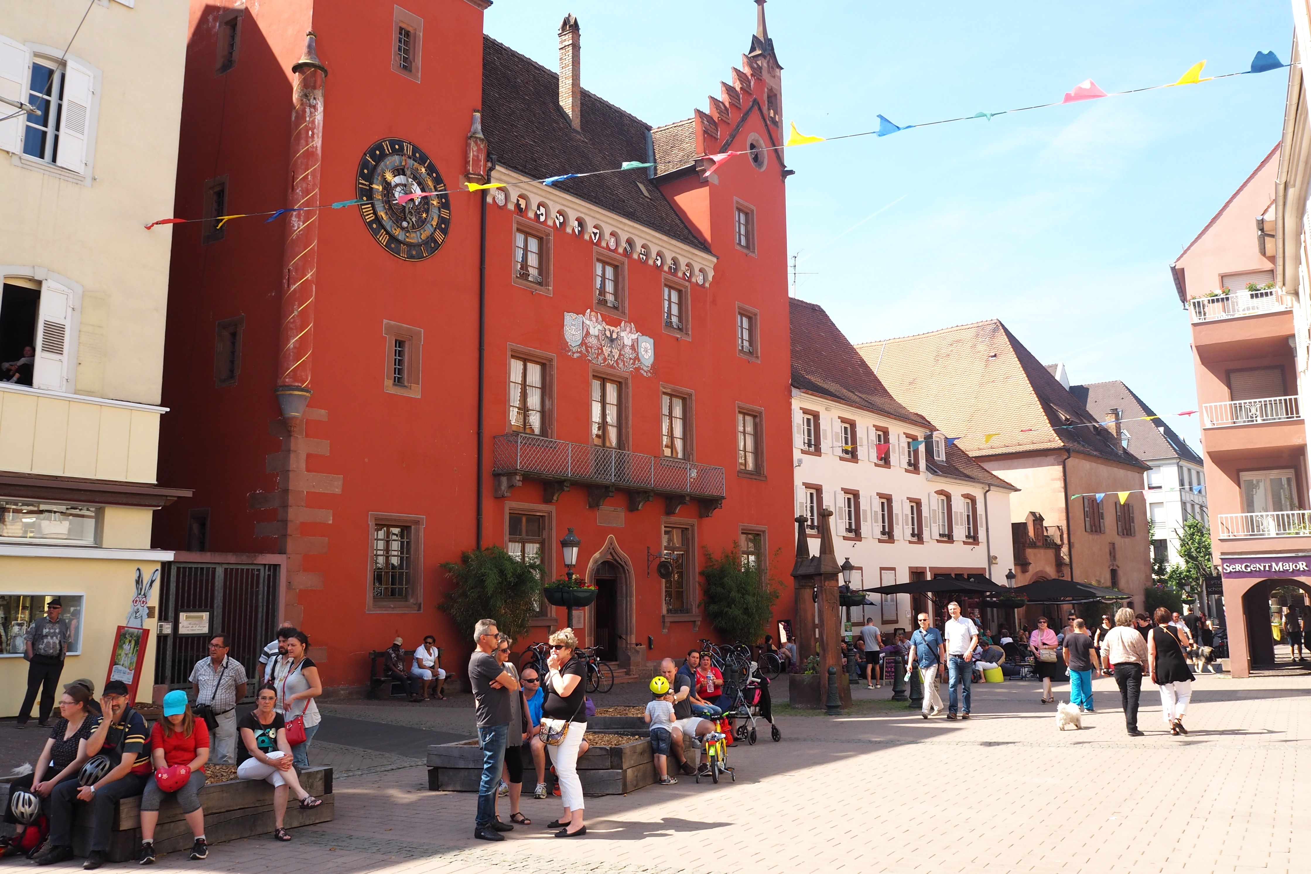 Für deutsche Gäste bietet die Landauer Partnerstadt Haguenau zum Herbstfest besondere Stadt- und Museumsführungen in deutscher Sprache an, unter anderem auch im Elsässischen Museum