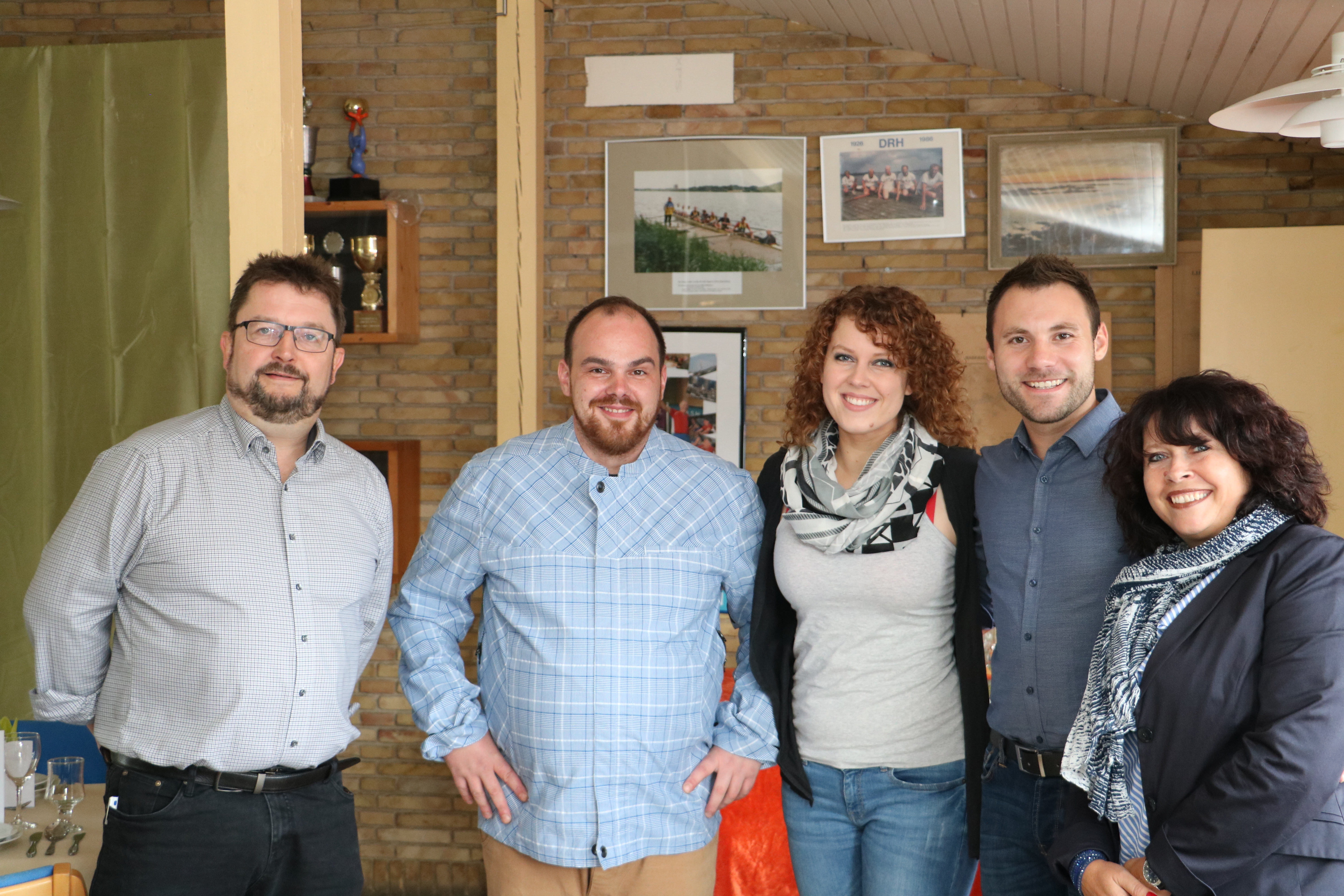 Harro Hallman (Kommunikationschef vom Bund Deutscher Nordschleswiger), Christian-Marcel Damm (Koch aus Meckenheim), Anastasia mit Freund Christian und Gabi Kronauer. Fotos (2): ps