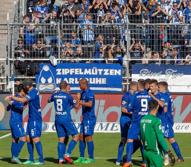 Karlsruher siegt und springt in der Tabelle nach oben / Bildergalerie / Verlosung