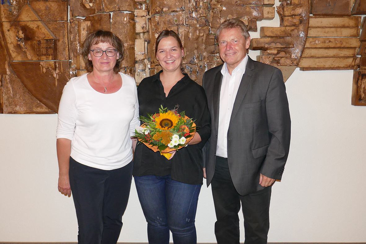 (v.l.n.r) Gudrun Ehringer, Katja Schulze-Berge, Bürgermeister Hans-Dieter Schneider