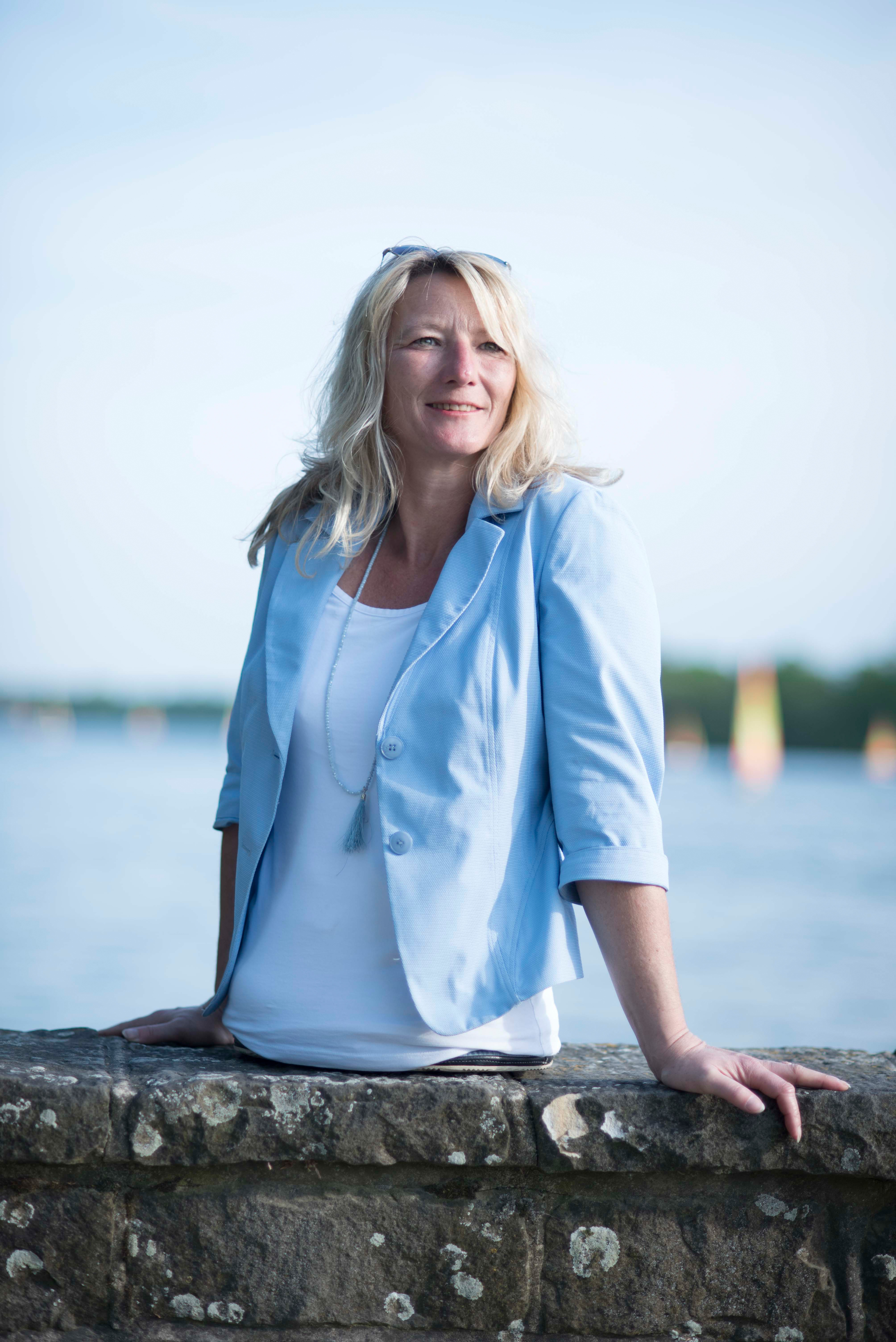Die Referentin Silke Naun-Bates spricht über ihr Lebensmotto: „Glücklich sein ist eine Wahl“.