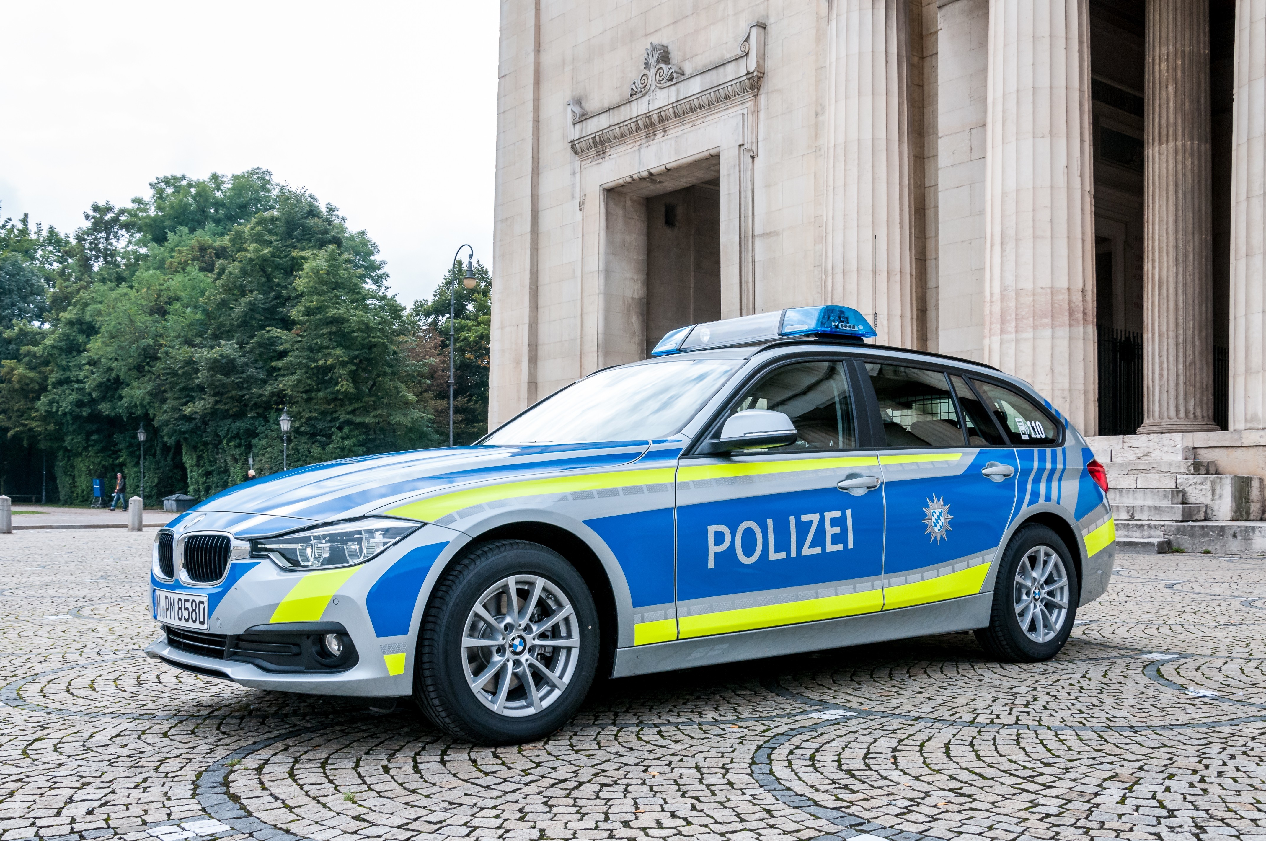 Ein Dieb wird von der Polizei verfolgt. Der Roller wird sichergestellt, der Dieb ist aber unerkannt geflüchtet.