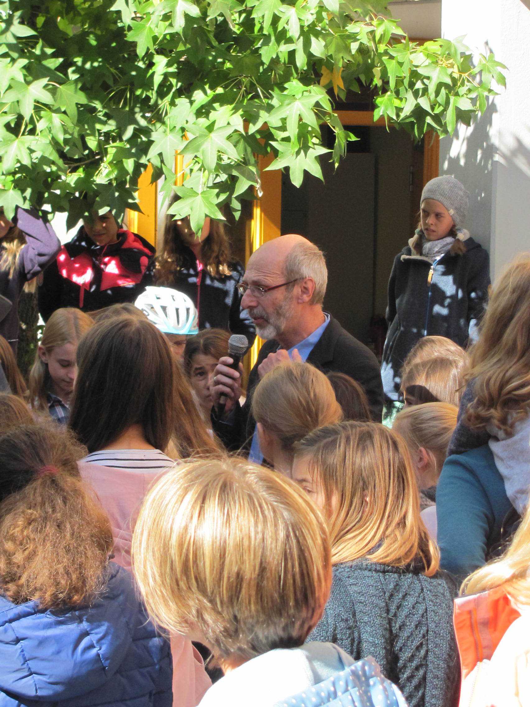 Plädoyer für das Rad: Bürgermeister Klaus Stapf eröffnete den Aktionstag am St. Dominikus-Gymnasium.