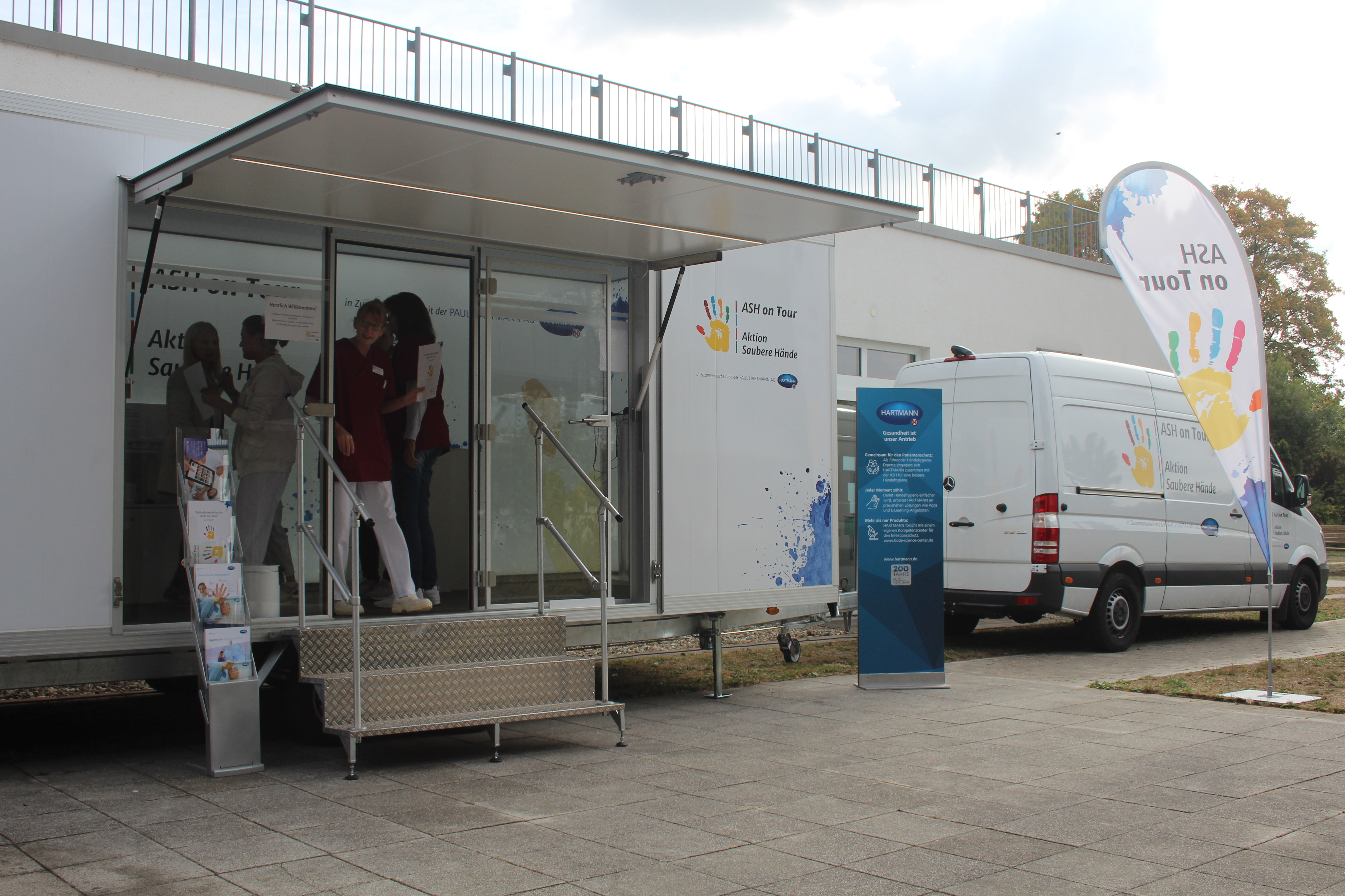 Das ASH-Mobil on Tour mit Halt in Mannheim.
