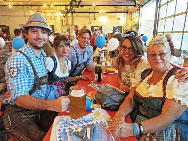 Jo mei, des san fesche Buam und Madln | Foto: Brigitte Melder