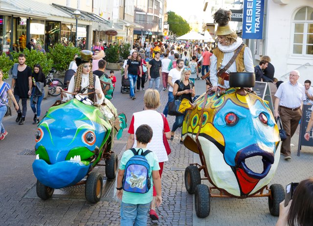 Walking Acts in der Stadt | Foto: Jürgen Rösner