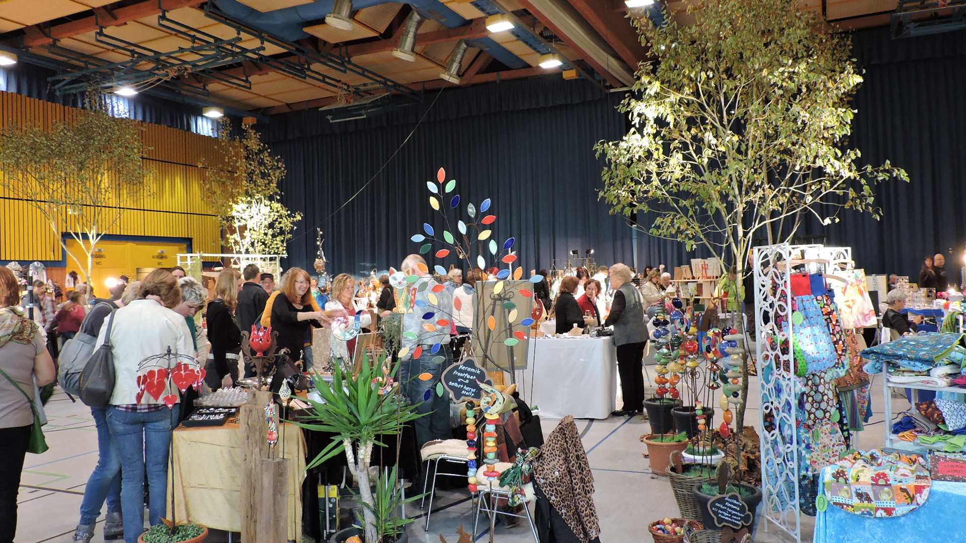 Der Kunsthandwerkermarkt in der Donnersberghalle