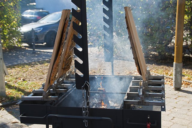 Flammlachs vom offenem Holzfeuer | Foto: Thomas Bruno