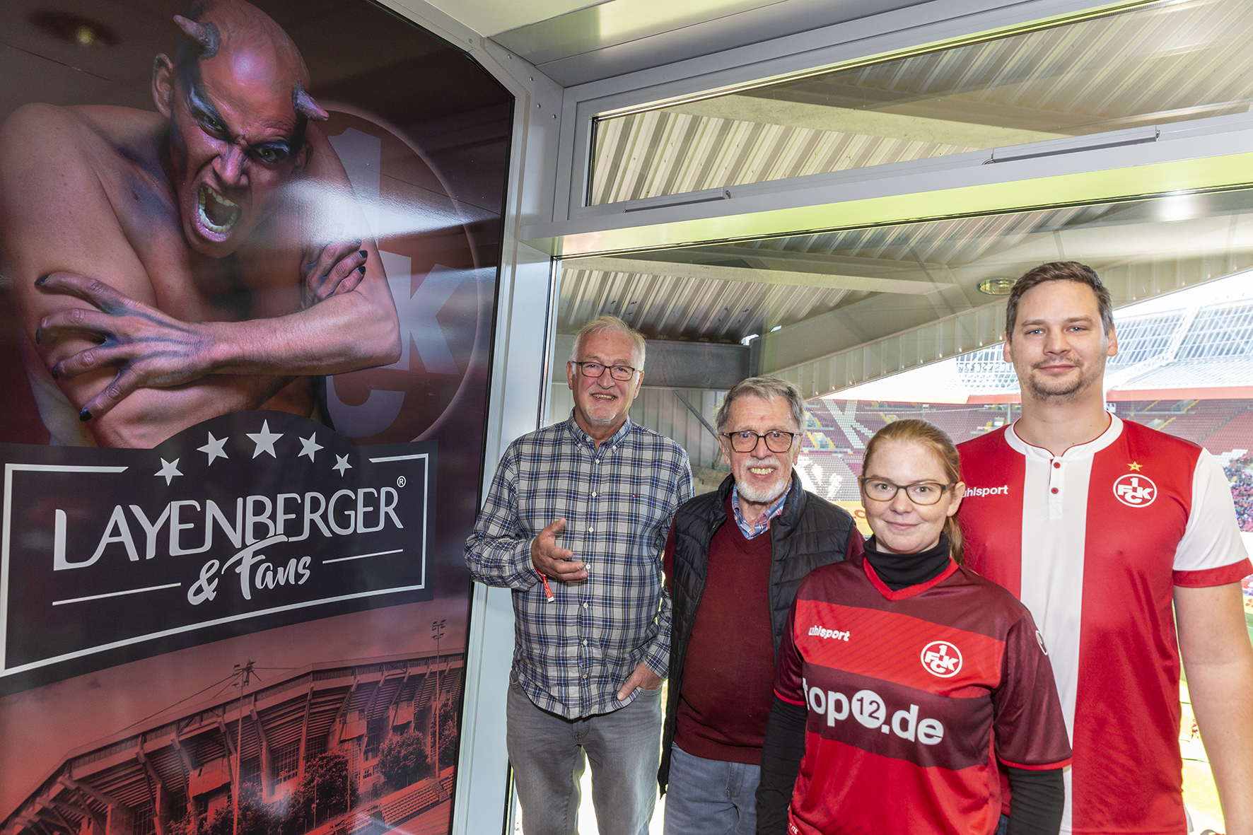 Lothar Bihy - ehrenamtlicher Vorstandsvorsitzender des Deutschen Kinderschutzbundes OV-KV Kaiserslautern-Kusel, Norbert Christmann - ebenfalls im Kinderschutzbund aktiv und das Ehepaar Bönsch. Daniel Bönsch ist Gruppenleiter in einer Werkstatt für behinderte Menschen Foto: Jens Vollmer