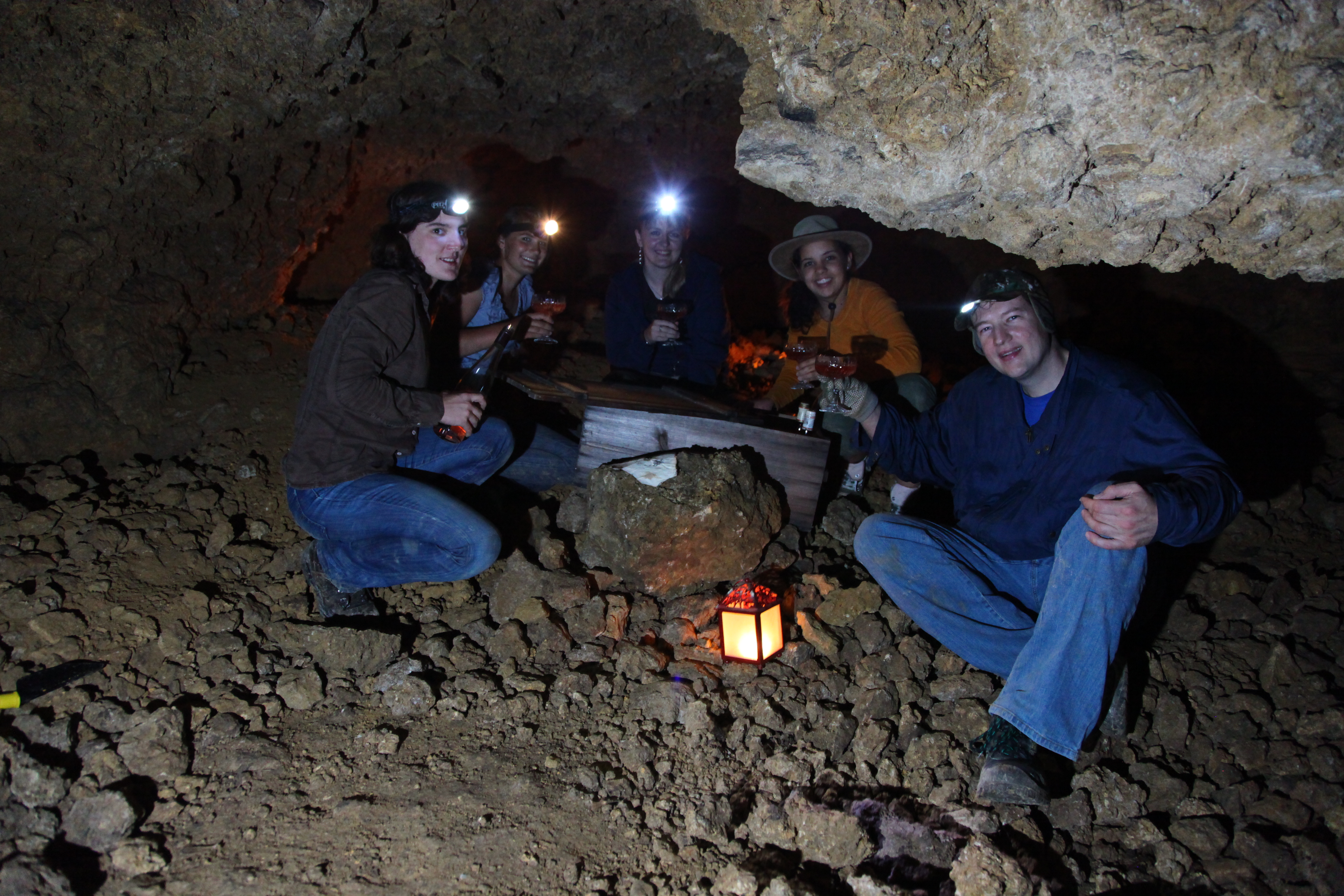 Der Historische Stammtisch befasst sich mit der Entdeckung der Karsthöhle vor 20 Jahren.