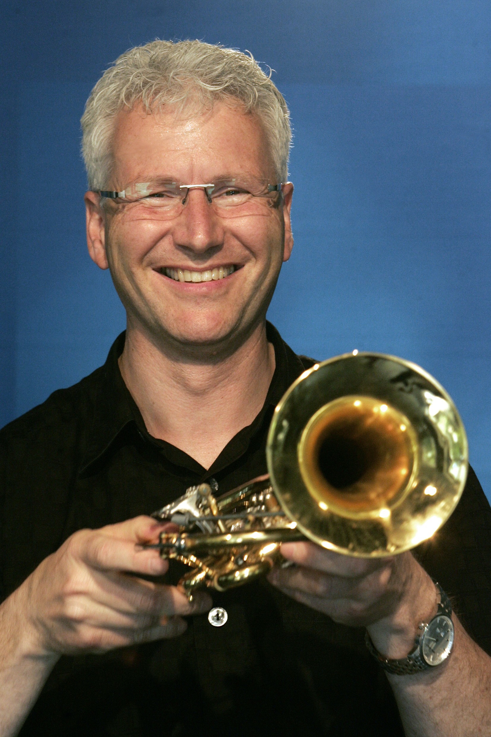 Ein Musiker aus Leidenschaft, mit einem sympathischen Lächeln und einem verschmitzten Auge, so werden wir Prof. Peter Leiner in Erinnerung bewahren, der am 24. Oktober im Alter von 56 Jahren verstorben ist.