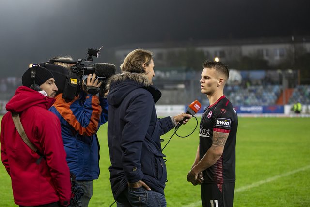 Der zweifache Torschütze Florian Pick im SWR-Interview | Foto: Jens Vollmer